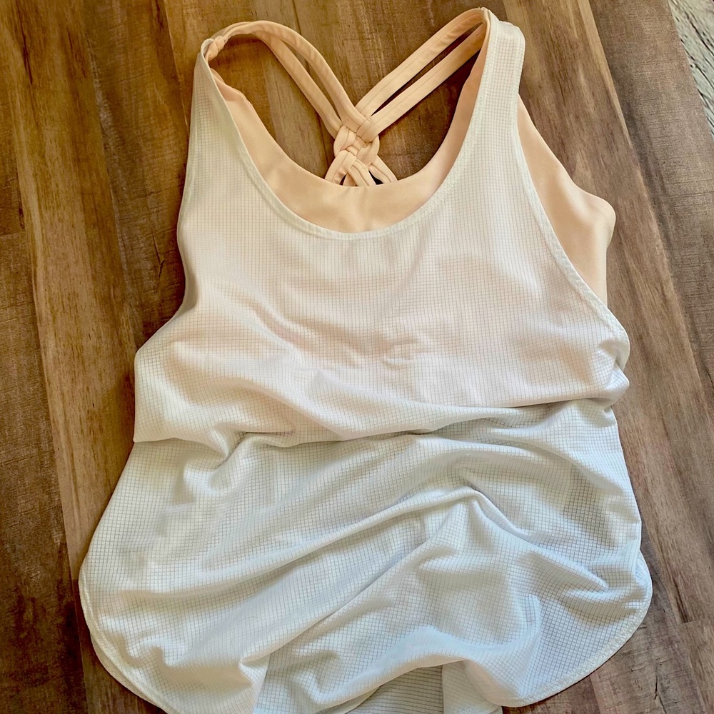 Fabletics tank with built in sports bra.
